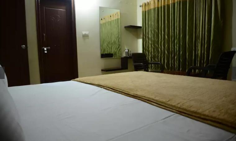 Maruthi Residency Inn & Restaurant 하이데라바드 외부 사진